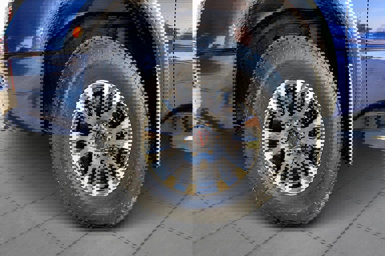 Used 2023 Nissan Titan PRO-4X image 10