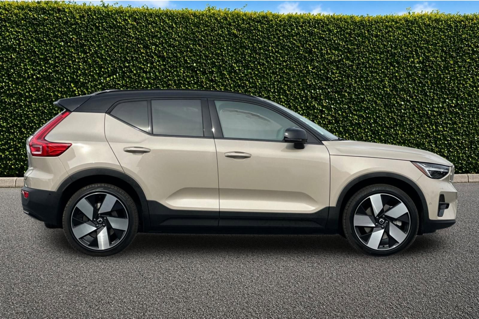 New 2026 Volvo EX40 Plus w/ Climate Package AWD/4WD image 7