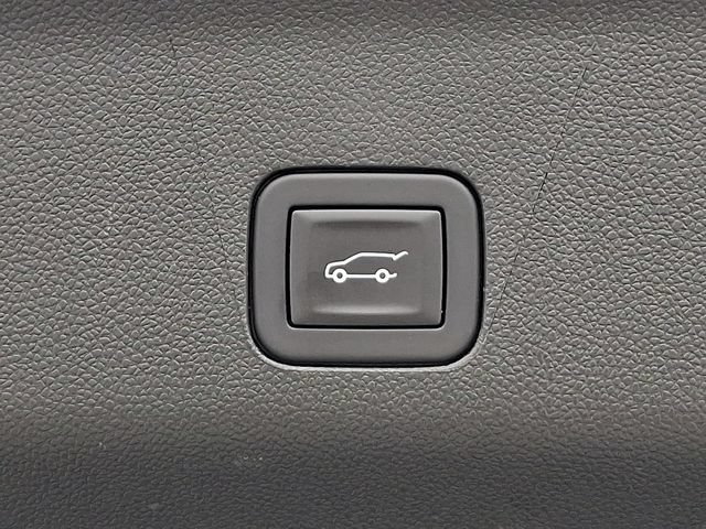 Used 2025 GMC Yukon XL Denali AWD/4WD image 31