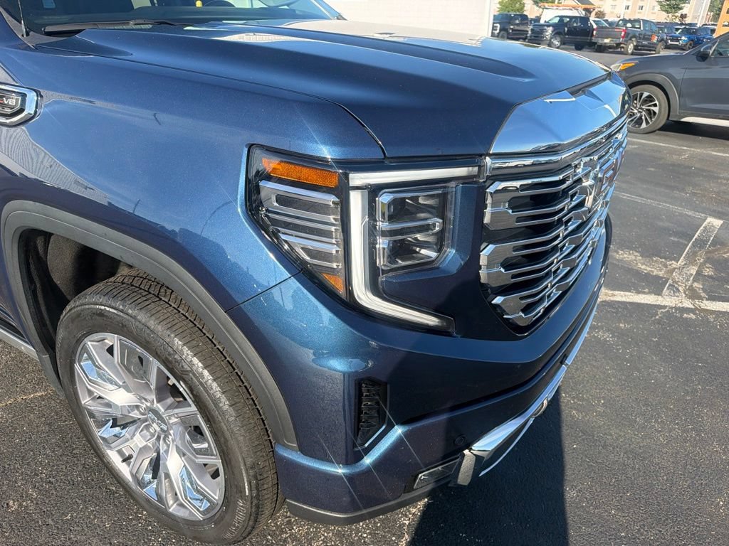 Used 2023 GMC Sierra 1500 Denali w/ Denali Reserve Package AWD/4WD image 14