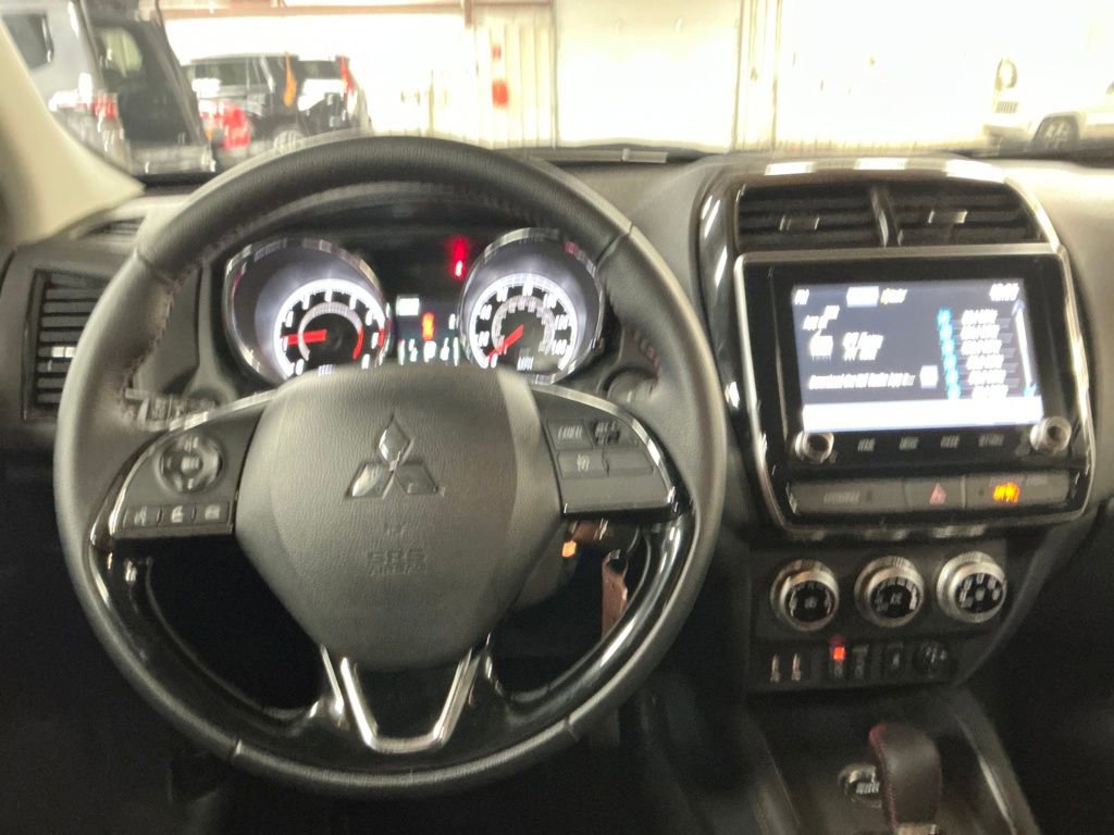 Used 2025 Mitsubishi Outlander Sport LE image 12