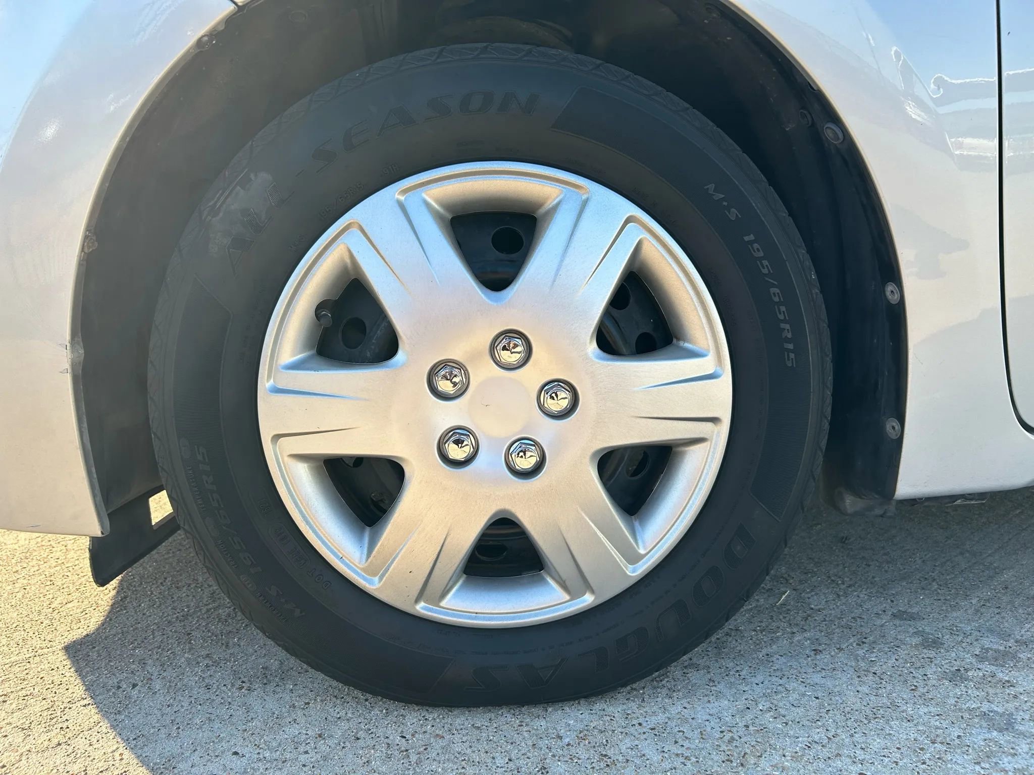 Used 2015 Toyota Corolla L image 23