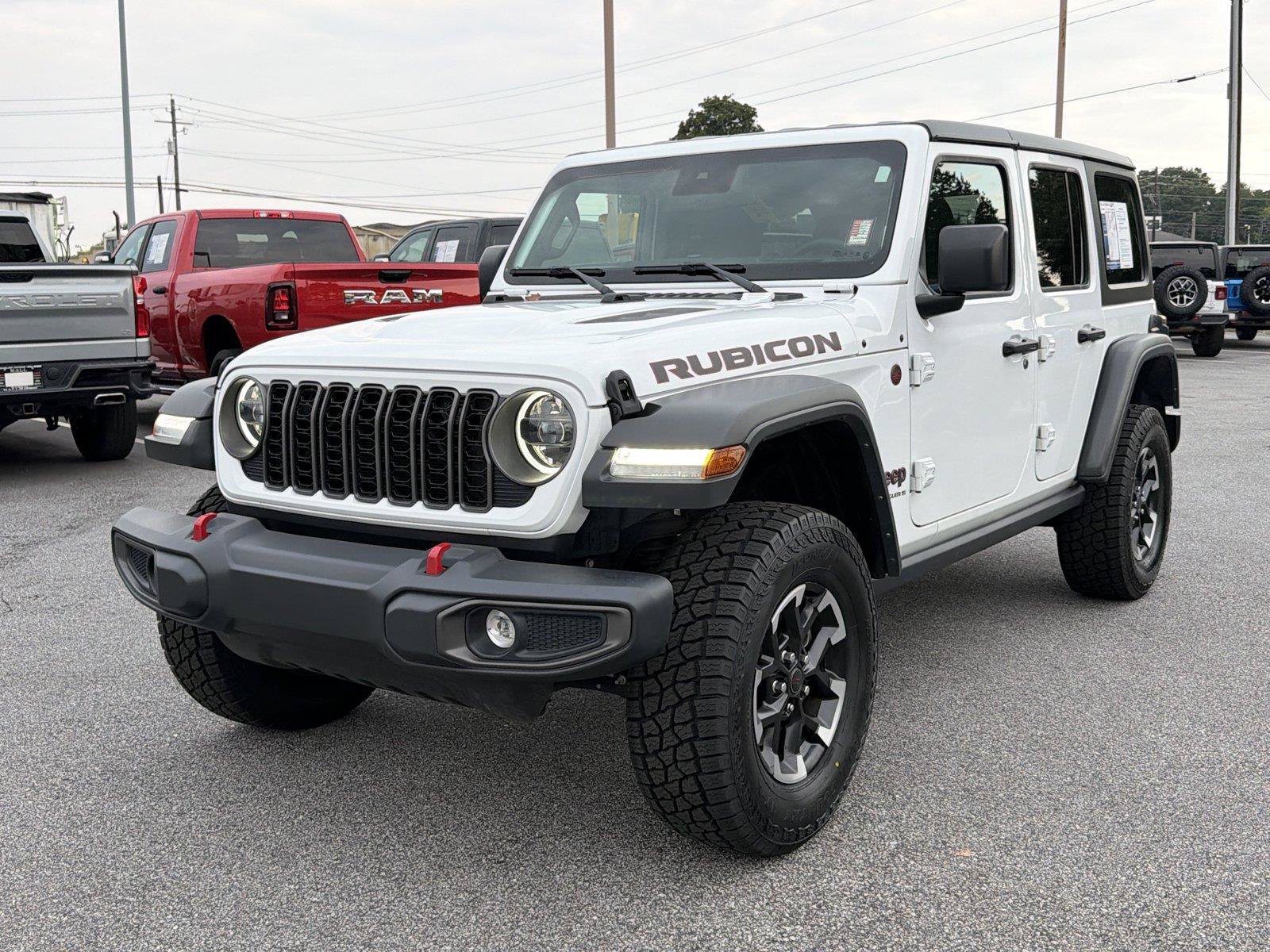Used 2025 Jeep Wrangler Unlimited Rubicon AWD/4WD image 2