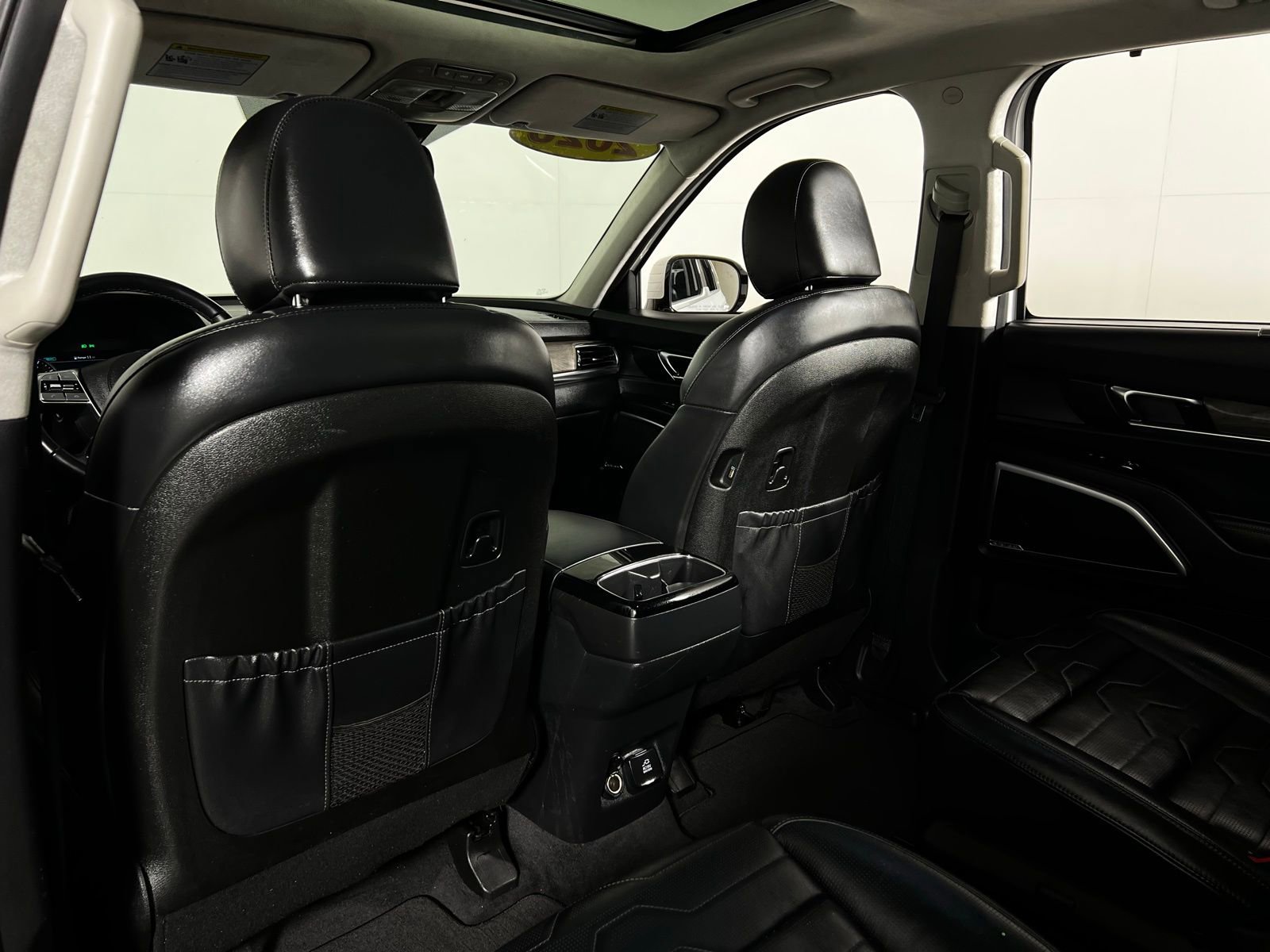Used 2020 Kia Telluride SX w/ SX Prestige Package image 26