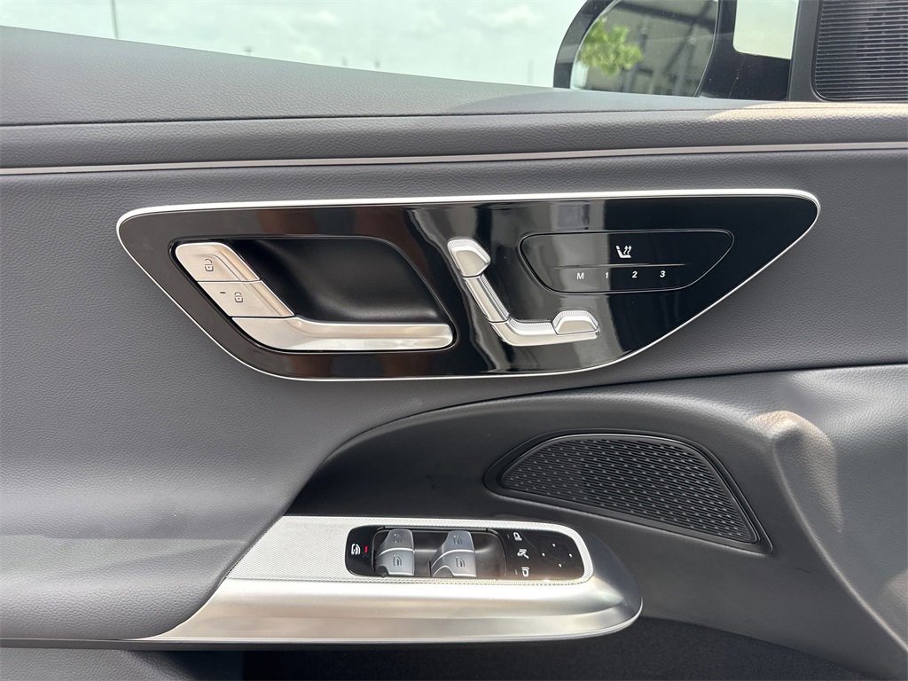 Used 2025 Mercedes-Benz E 350 4MATIC Sedan image 24