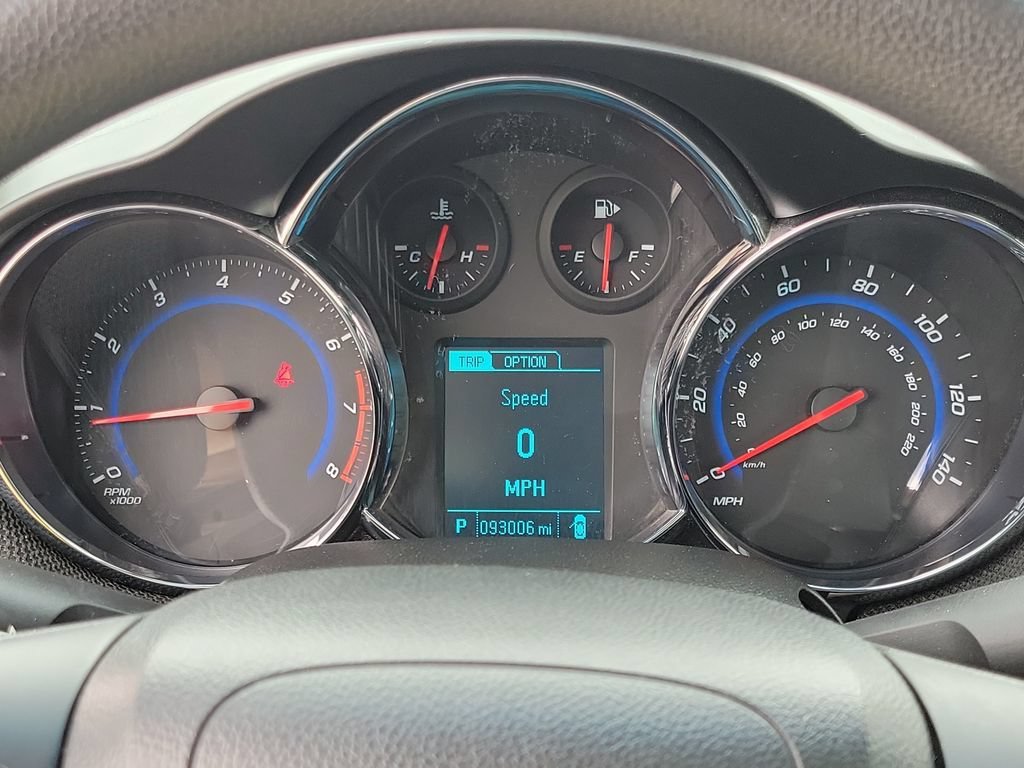 Used 2016 Chevrolet Cruze LT w/ Sun And Sound Package FWD image 24