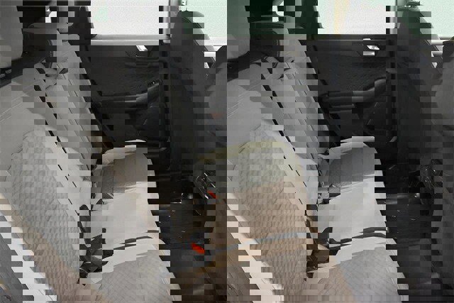 Used 2020 Ford Escape SE image 19