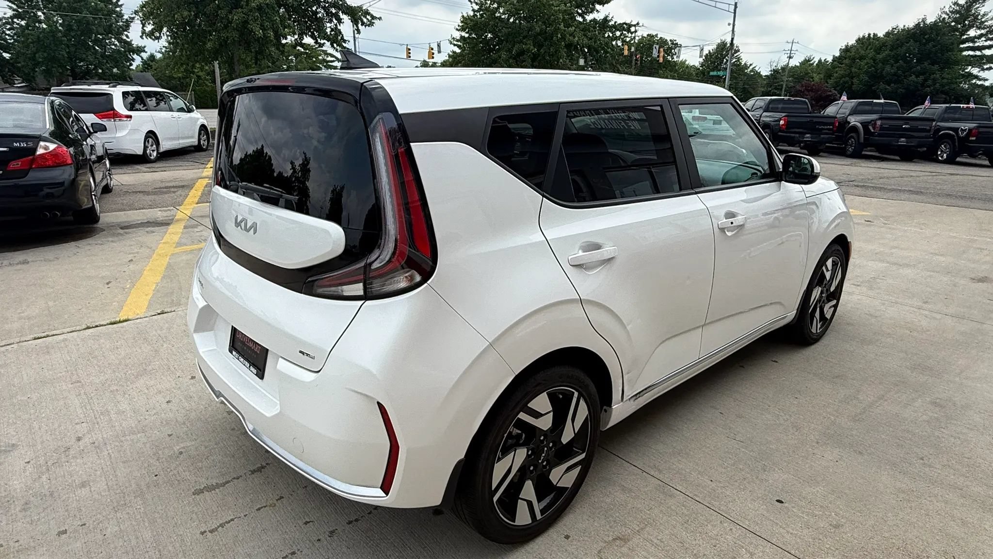 Used 2023 Kia Soul GT-Line w/ GT-Line Technology Package FWD image 3