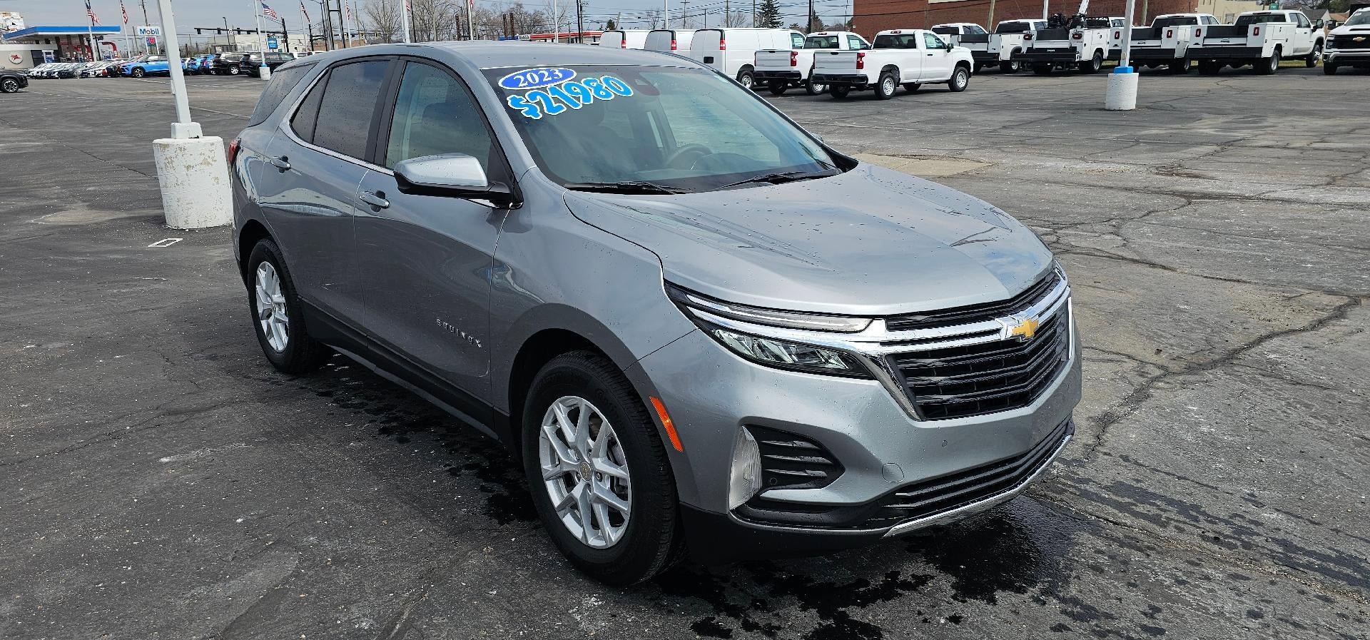 Used 2024 Chevrolet Equinox LT w/ LPO, Floor Liner Package image 1