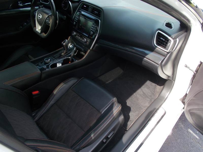 Used 2023 Nissan Maxima SR w/ Sport Mat Group FWD image 21