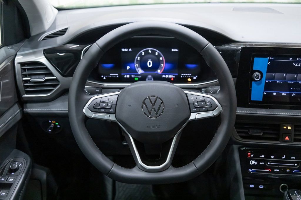 New 2026 Volkswagen Taos SE AWD/4WD image 15