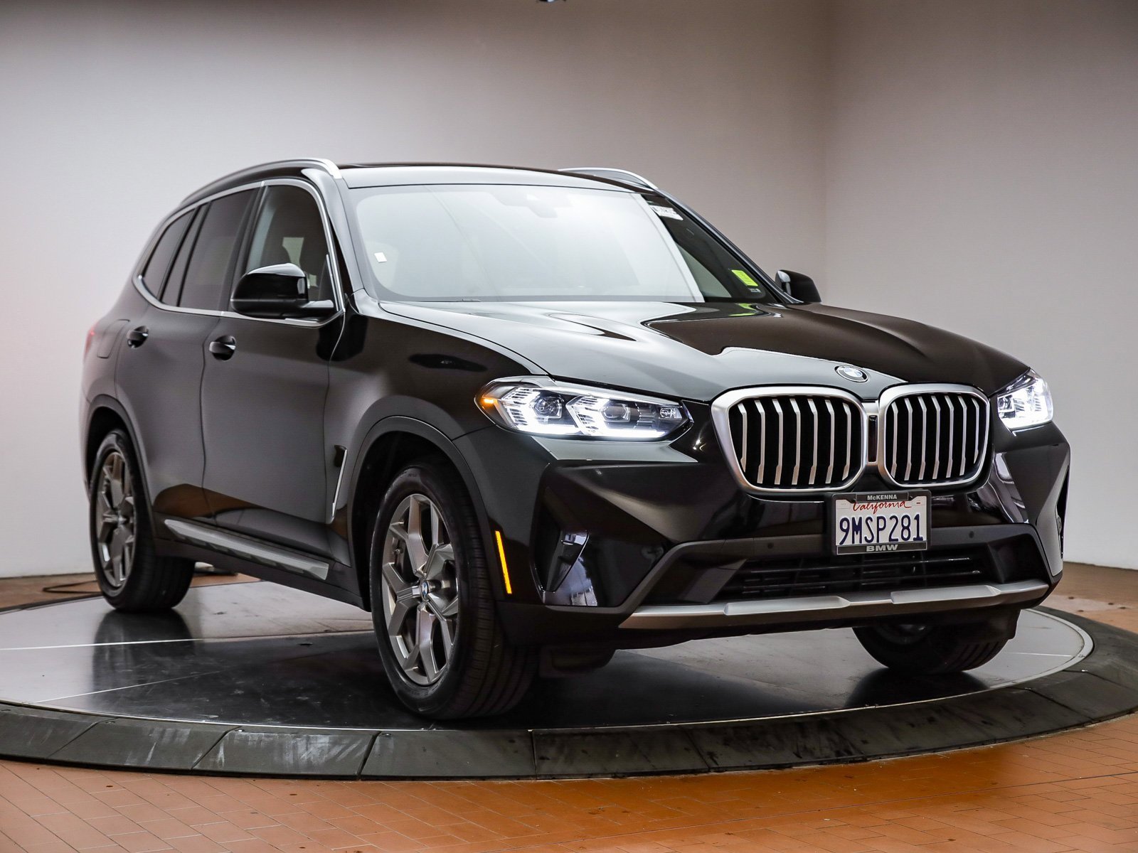 Used 2024 BMW X3 sDrive30i w/ Premium Package w/ZPA image 3