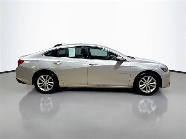 Used 2017 Chevrolet Malibu LT image 3