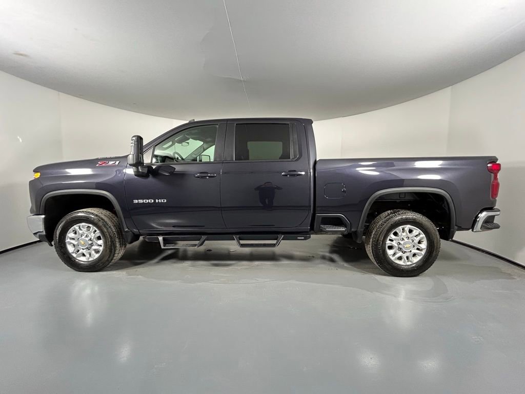 Used 2024 Chevrolet Silverado 3500 LT w/ Z71 Off-Road Package image 4