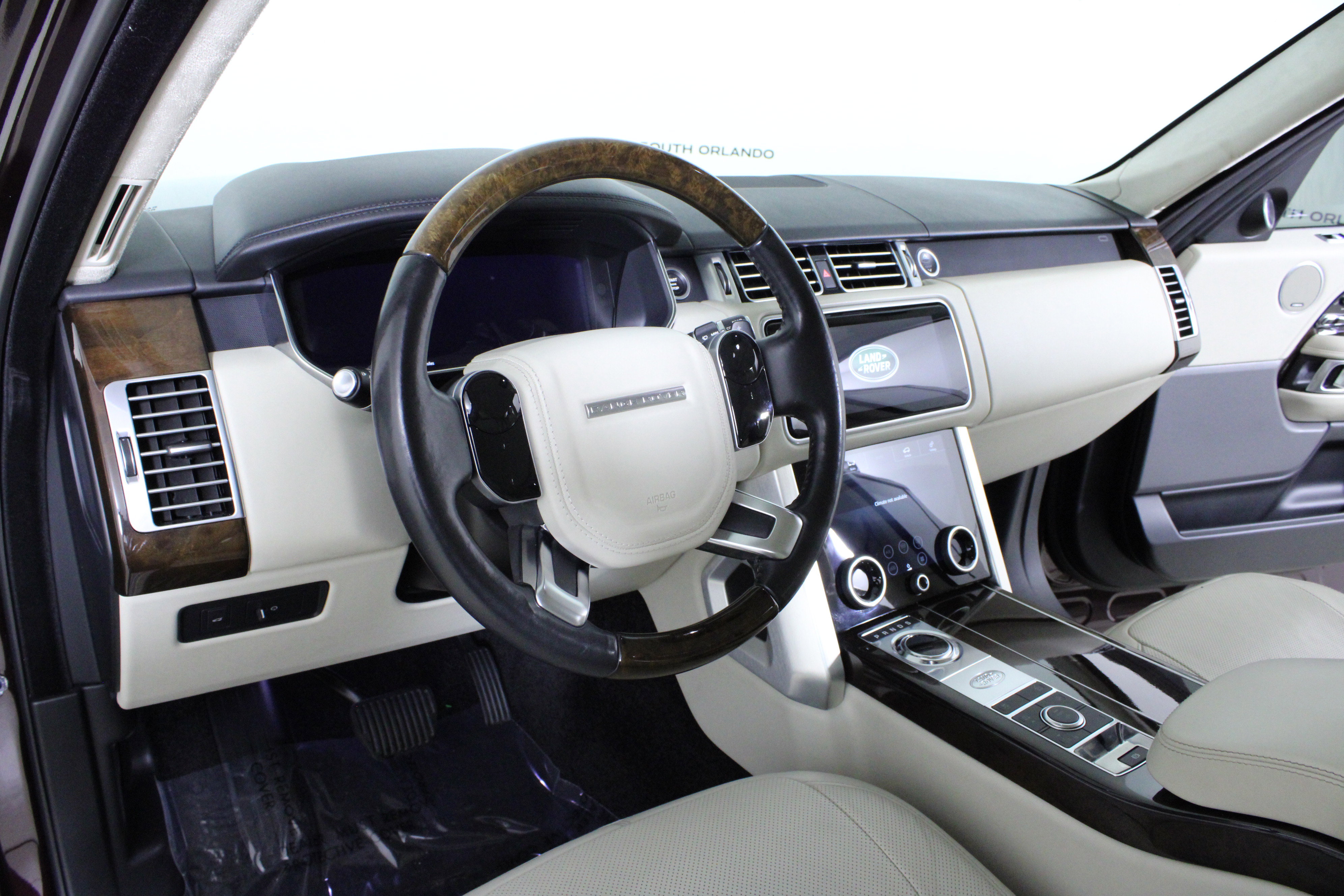 Used 2019 Land Rover Range Rover HSE image 23