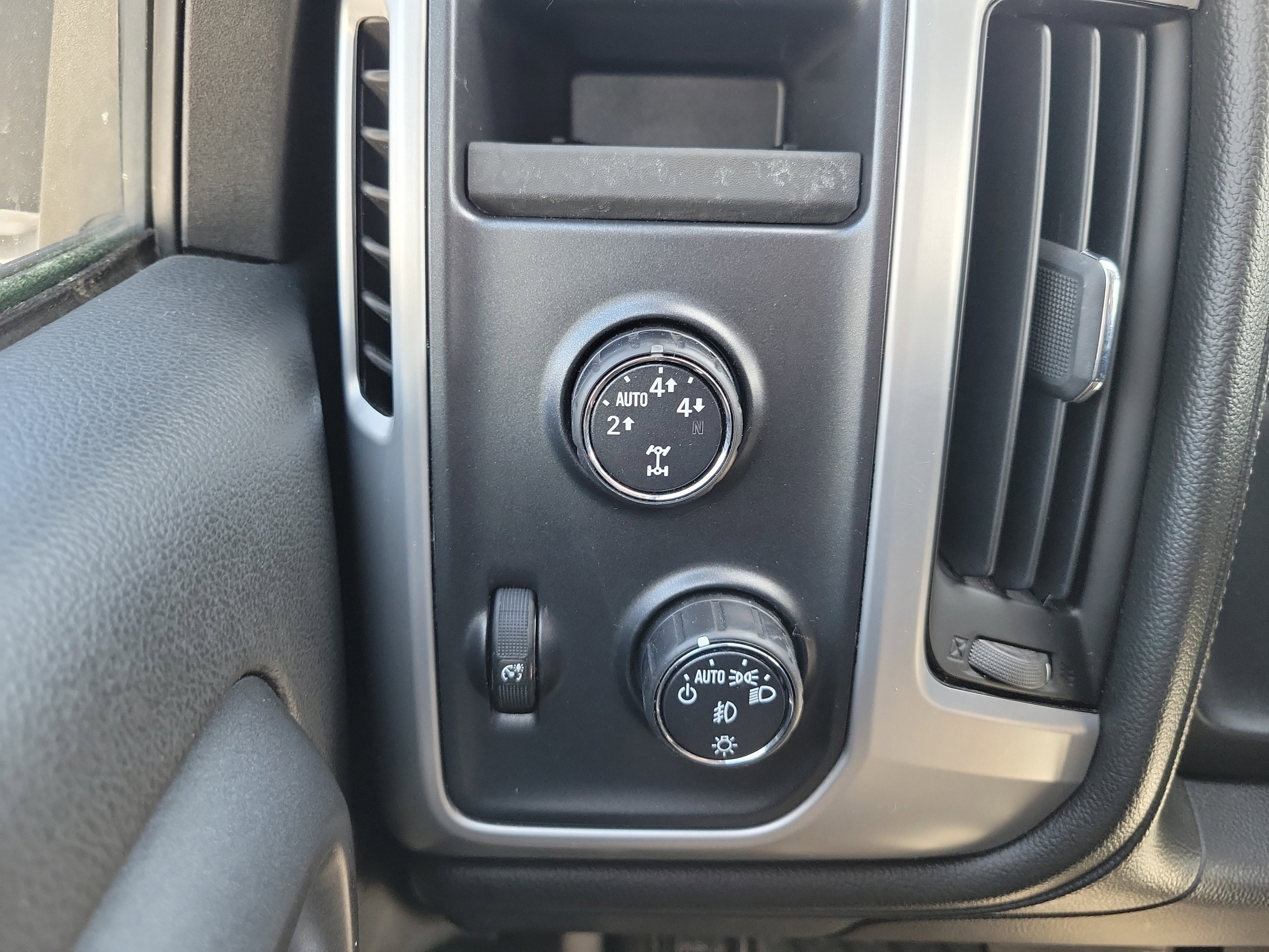 Used 2015 GMC Sierra 1500 SLE w/ SLE Value Package image 22