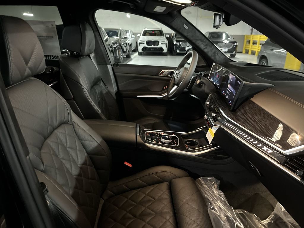 New 2026 BMW X7 xDrive40i w/ Executive Package image 26