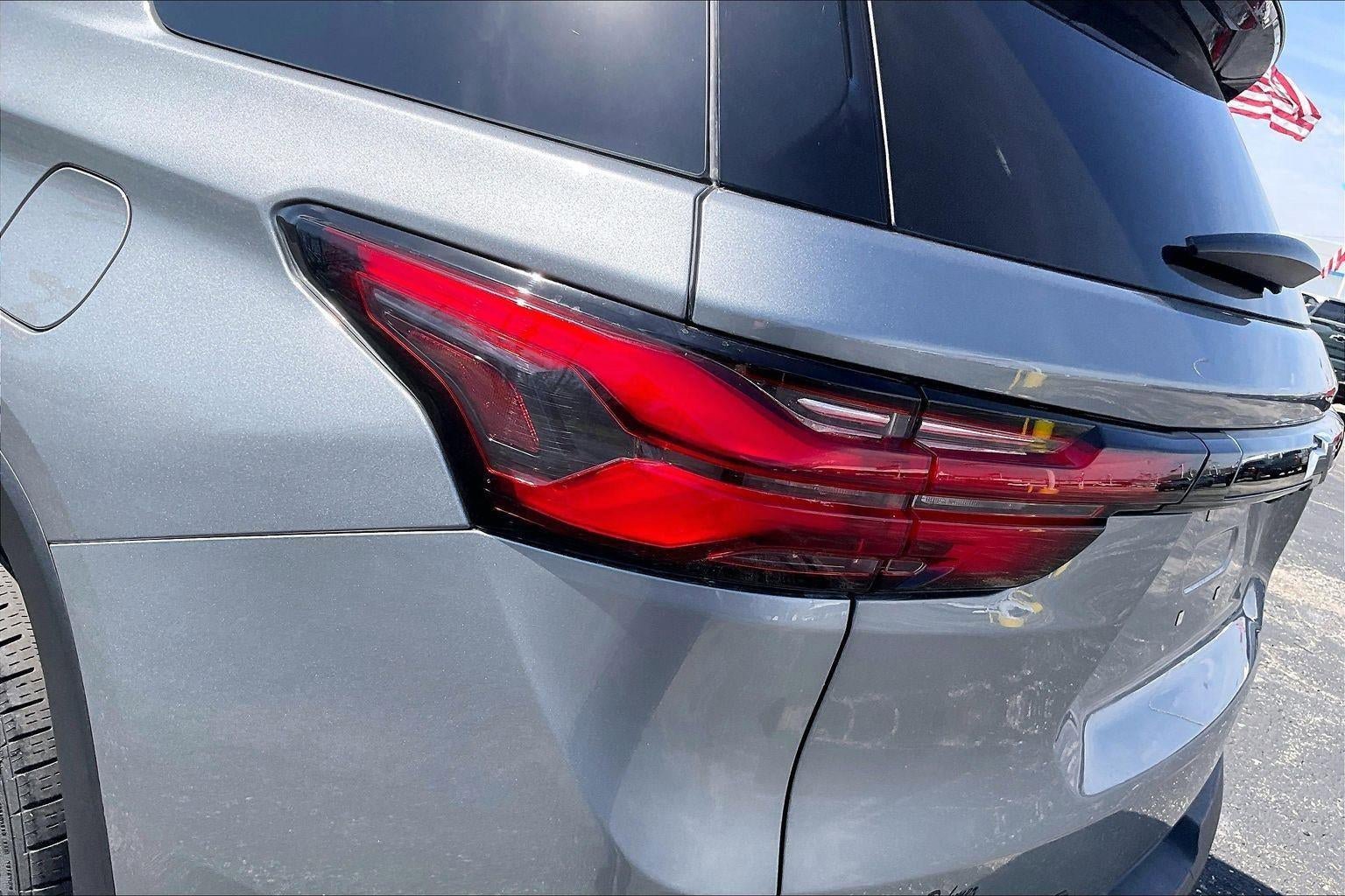 Used 2023 Chevrolet Traverse RS image 29