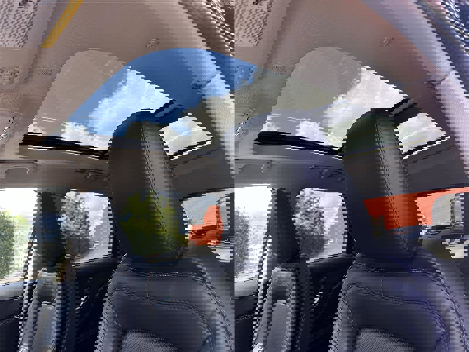 Used 2023 Lincoln Corsair Reserve w/ Equipment Group 202A image 32