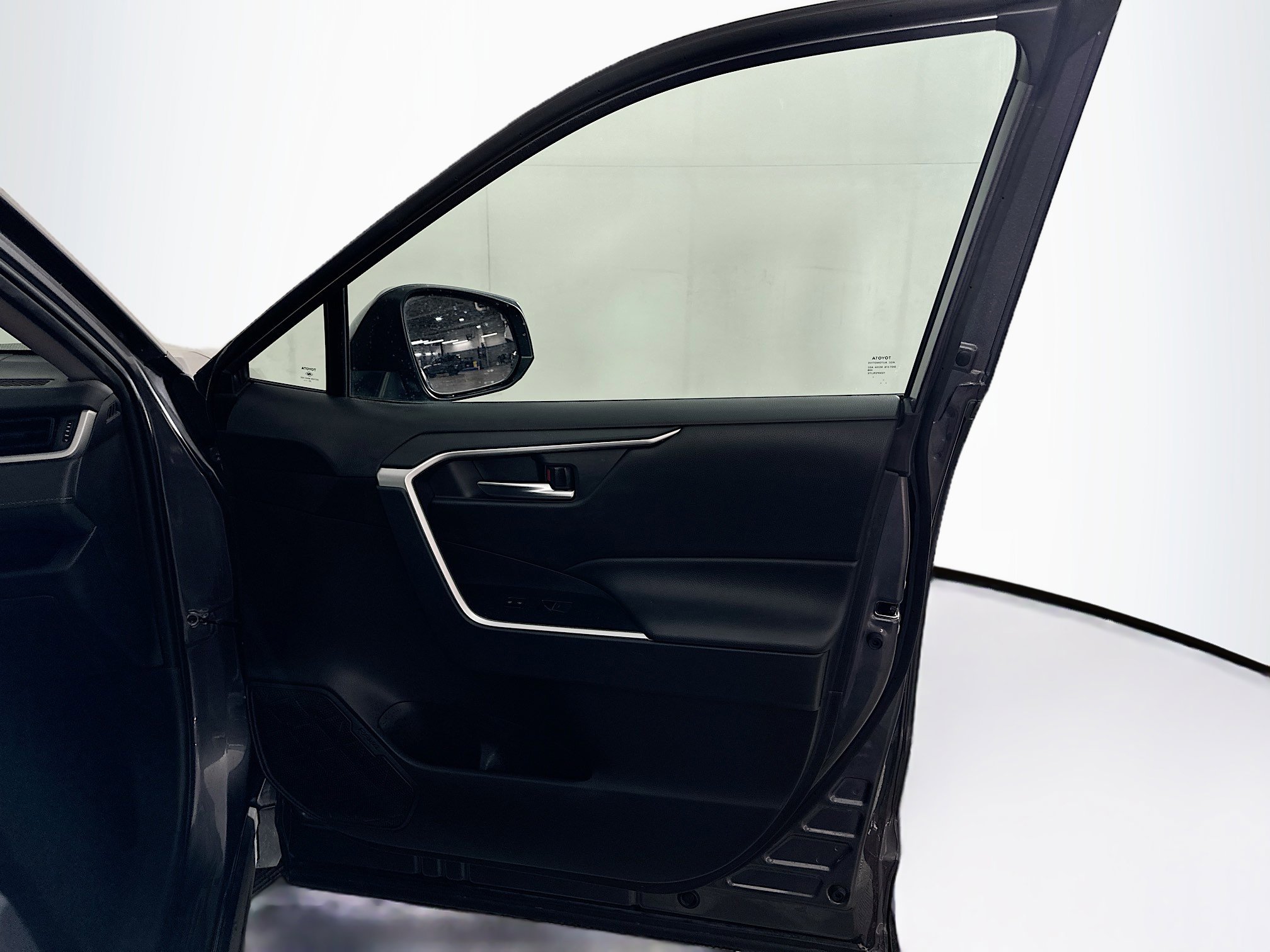 Used 2024 Toyota RAV4 XLE image 29