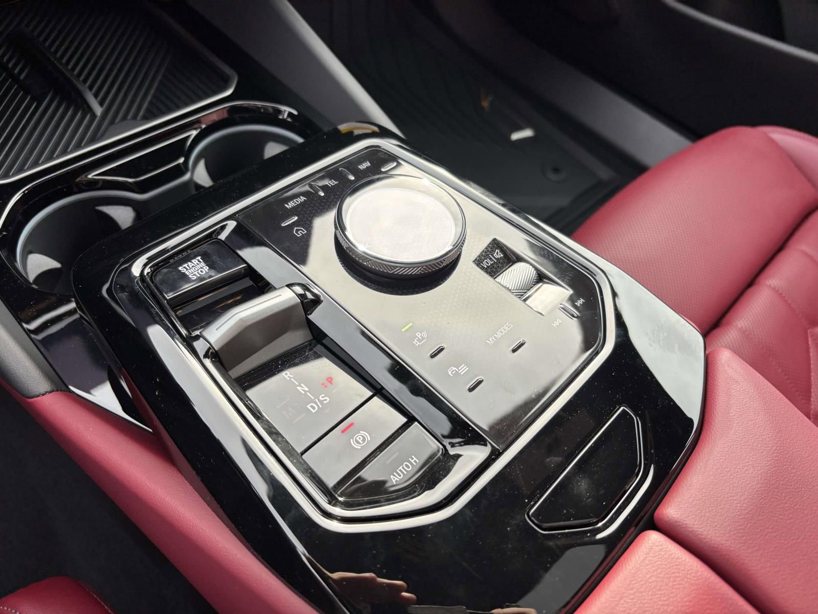 New 2026 BMW 530i xDrive w/ M Sport Package image 25