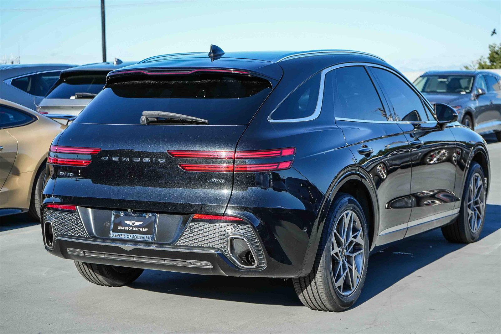 Used 2023 Genesis GV70 2.5T w/ Advanced Package image 6