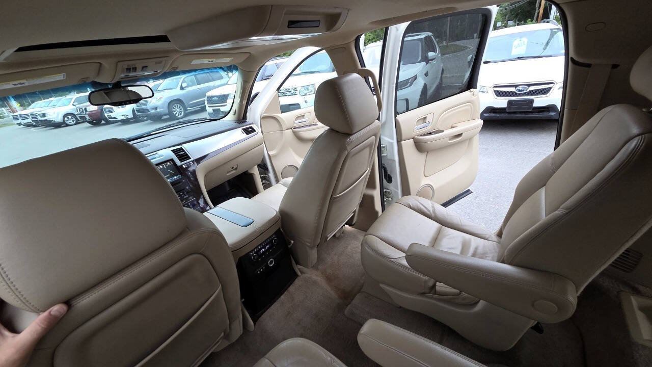 Used 2010 Cadillac Escalade ESV Luxury AWD/4WD image 34