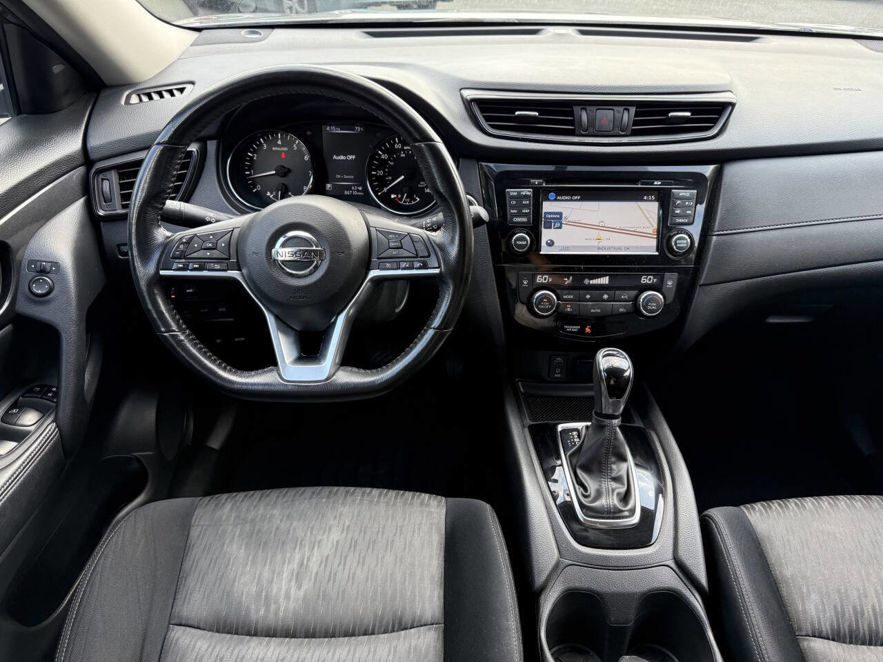 Used 2017 Nissan Rogue SV w/ SV Premium Package image 17