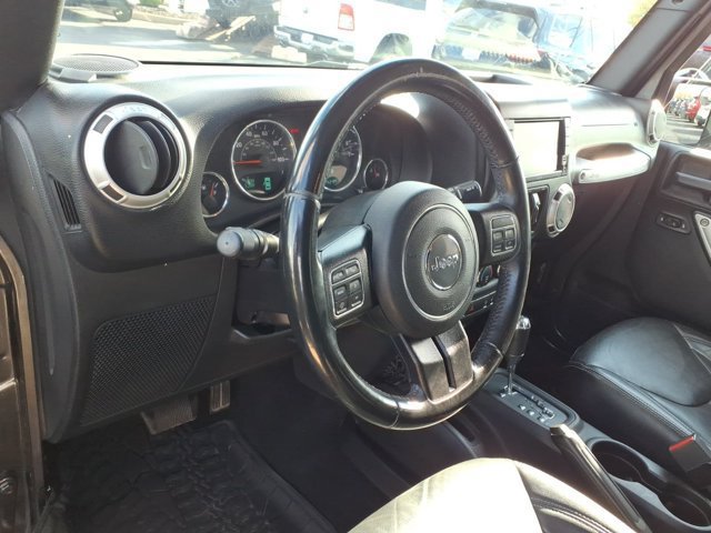 Used 2017 Jeep Wrangler Unlimited Sahara w/ Connectivity Group AWD/4WD image 8