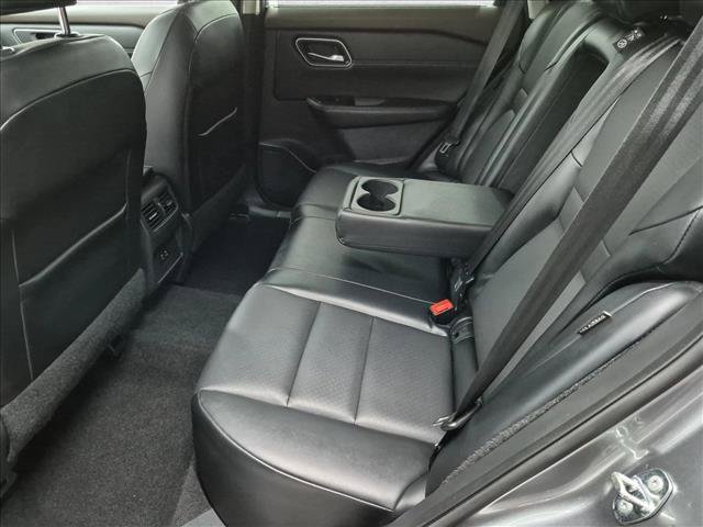 Used 2021 Nissan Rogue SV w/ Premium Package FWD image 19