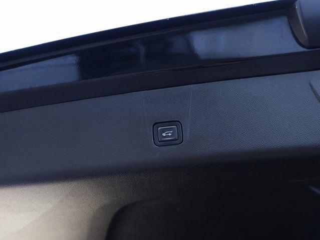 Certified 2023 Chevrolet Traverse Premier w/ Redline Edition image 22