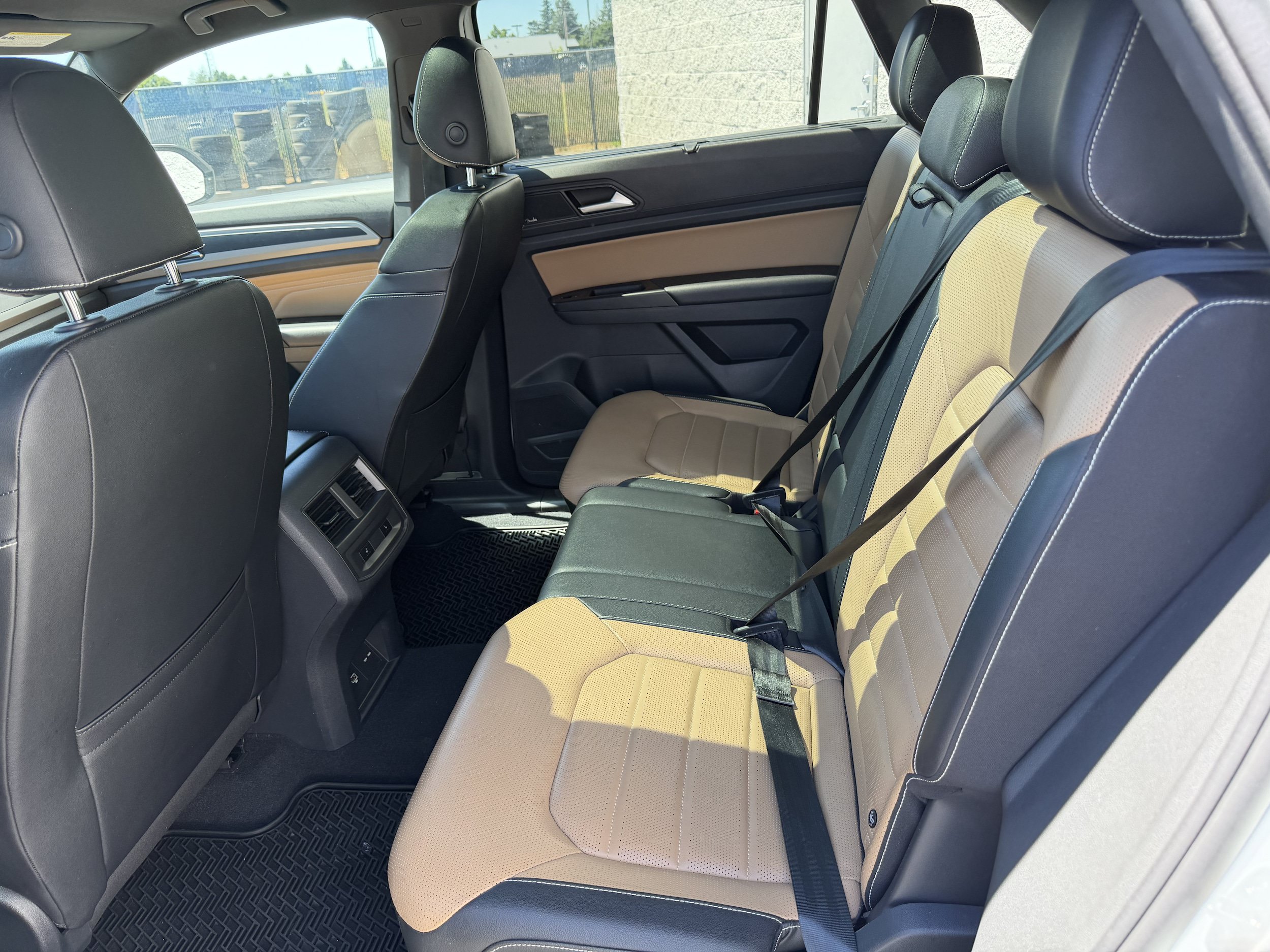 Used 2020 Volkswagen Atlas Cross Sport SEL Premium R-Line AWD/4WD image 26