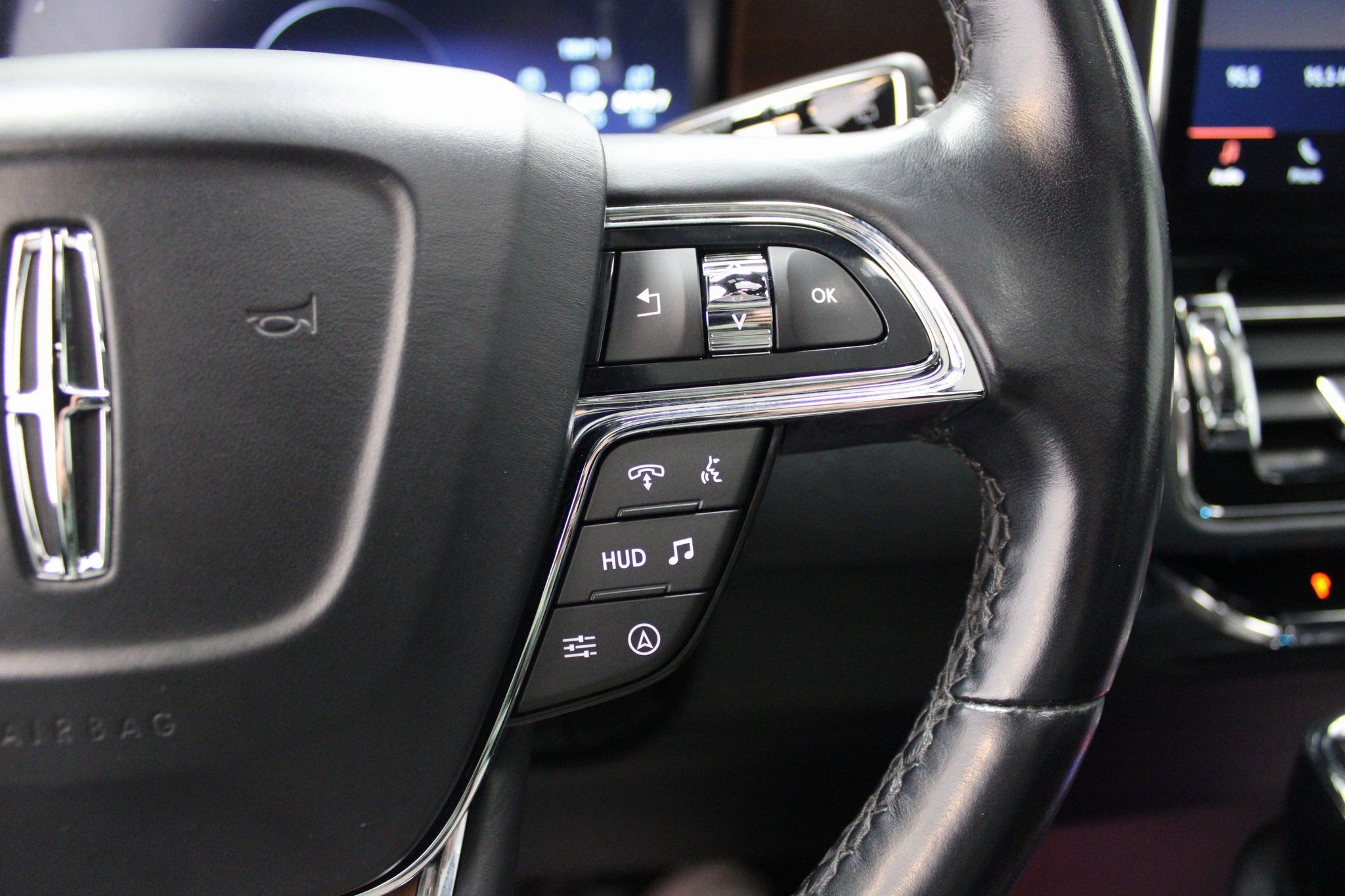 Used 2023 Lincoln Navigator Reserve image 38