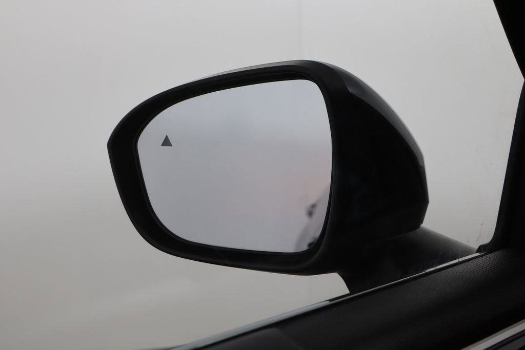 Used 2022 Mitsubishi Outlander SEL image 39