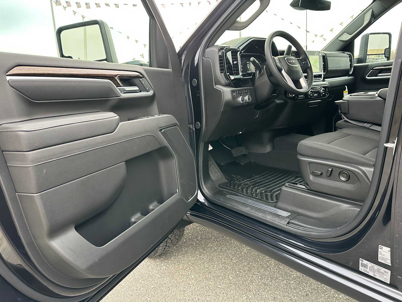 New 2026 GMC Sierra 3500 SLE w/ Preferred Package AWD/4WD image 19