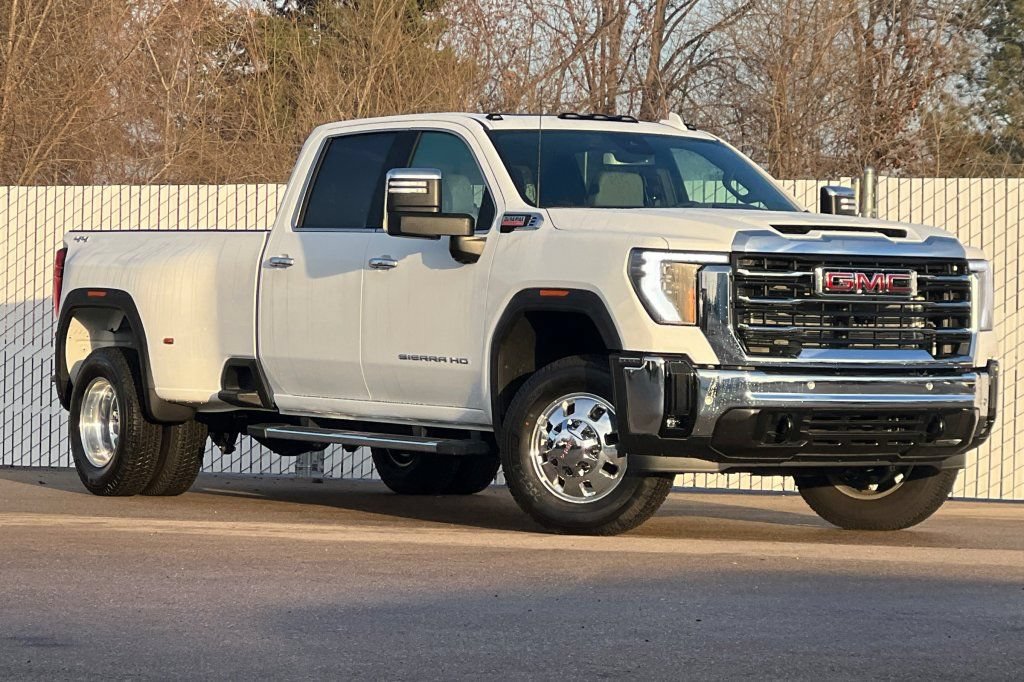 Used 2026 GMC Sierra 3500 SLT w/ SLT Premium Package AWD/4WD image 2