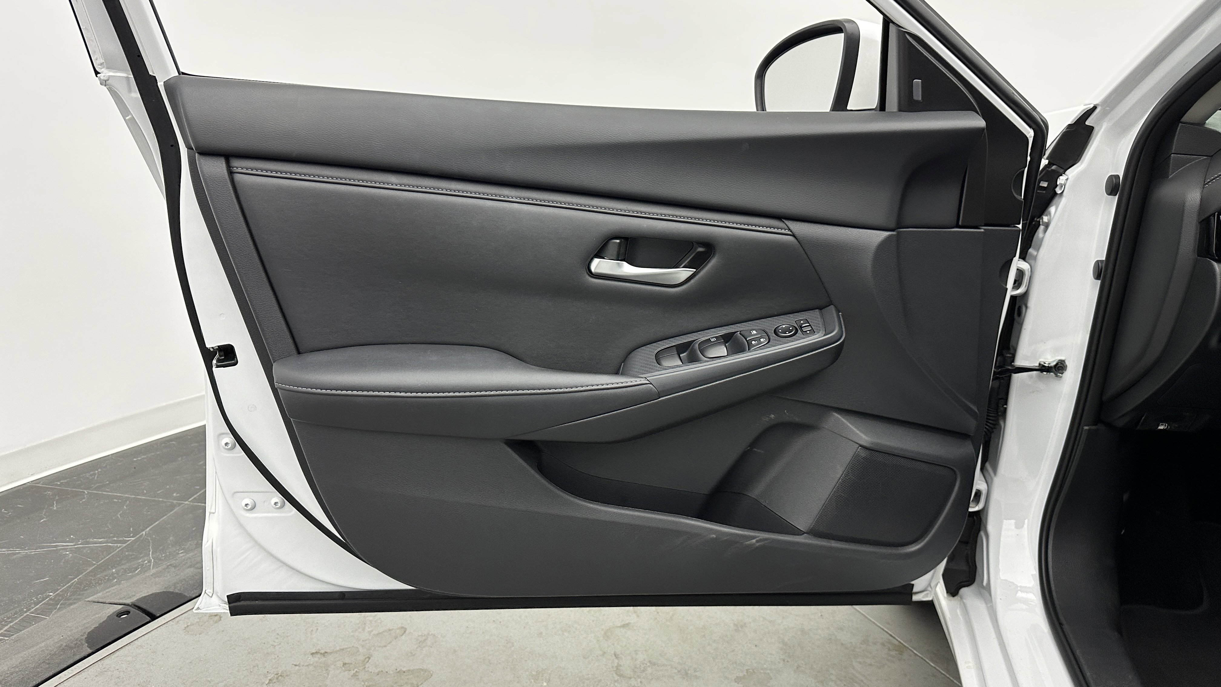 Used 2025 Nissan Sentra SV image 23