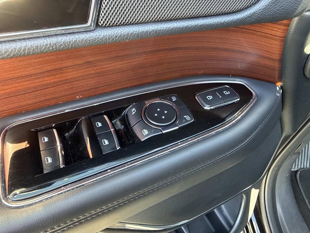 Used 2024 Lincoln Navigator L 4WD image 11