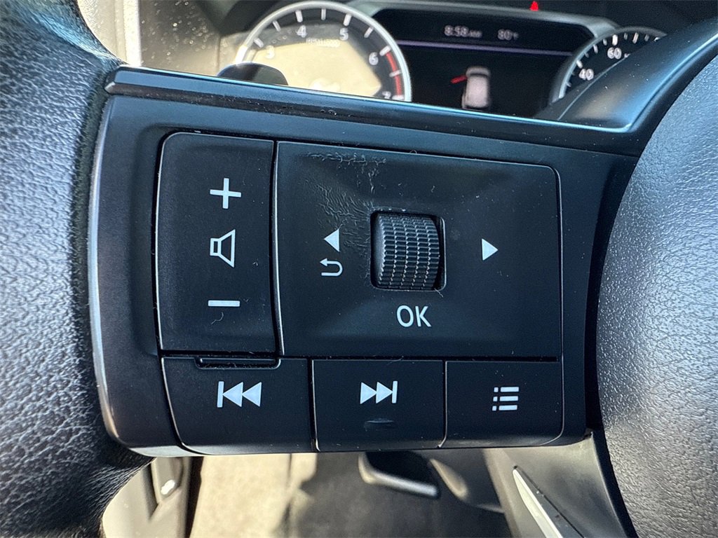 Used 2024 Nissan Rogue S image 27