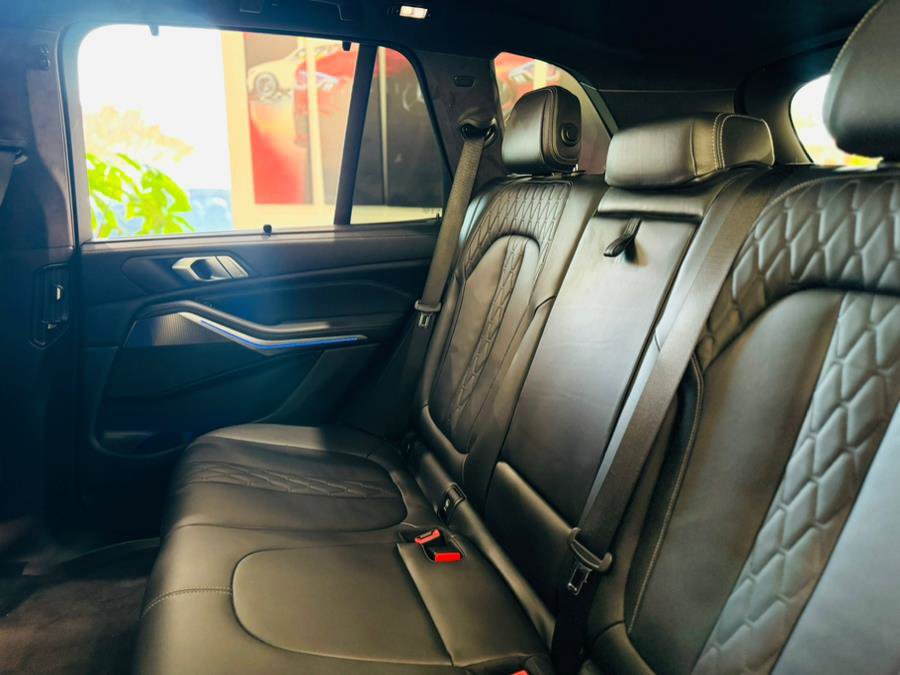Used 2022 BMW X5 sDrive40i w/ M Sport Package image 18