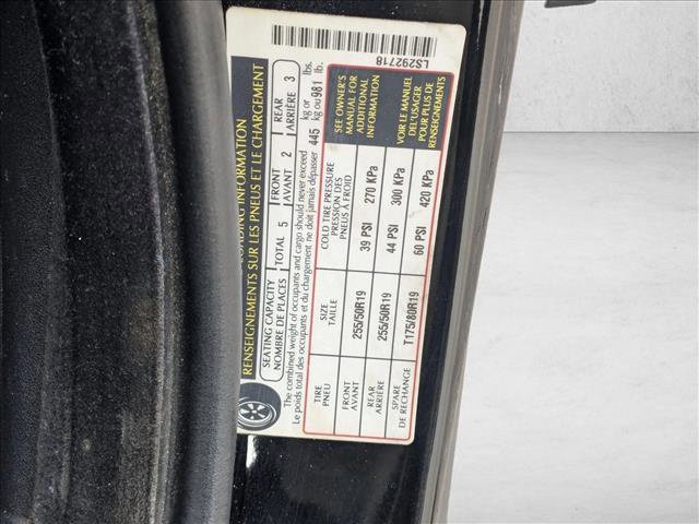 Used 2011 Land Rover Range Rover Sport HSE image 18