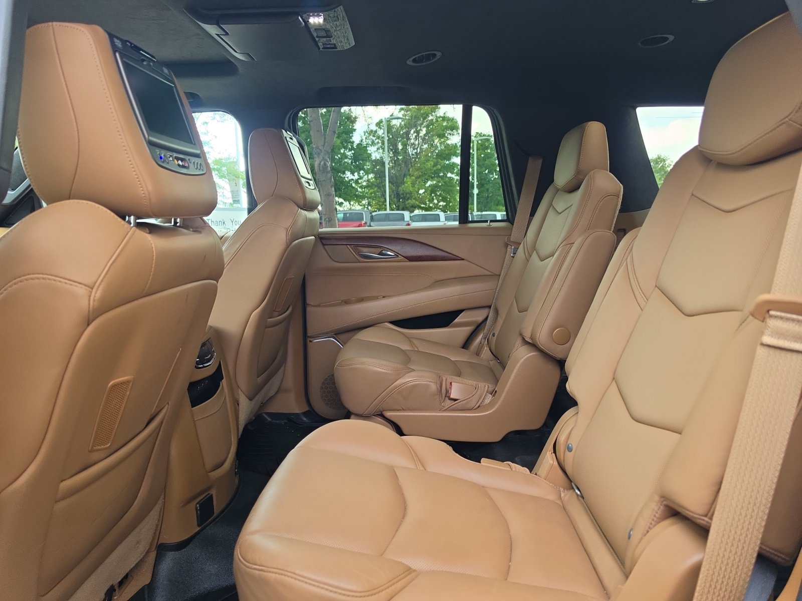 Used 2017 Cadillac Escalade Platinum AWD/4WD image 23