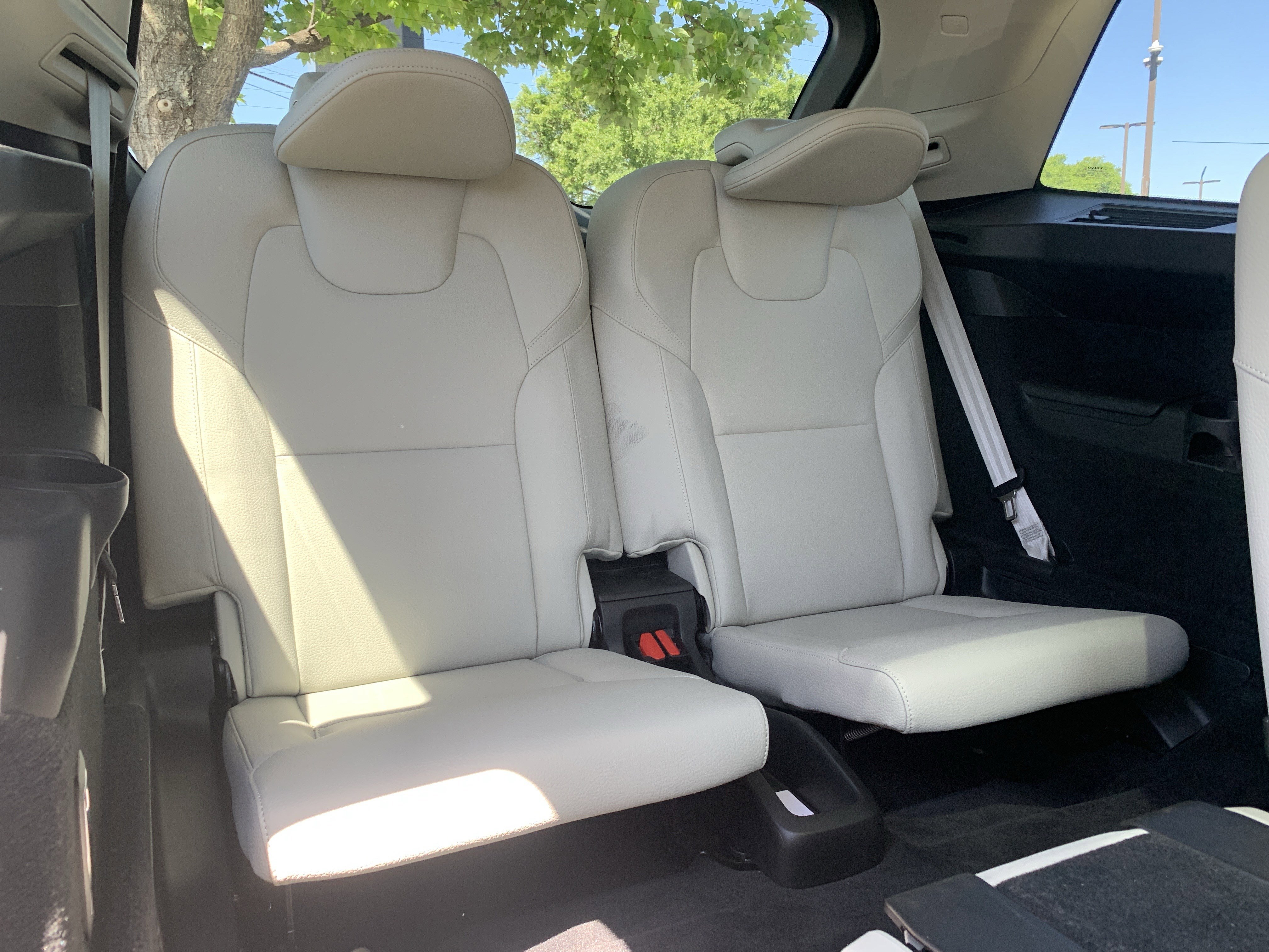Used 2022 Volvo XC90 T5 Momentum w/ Climate Package FWD image 33