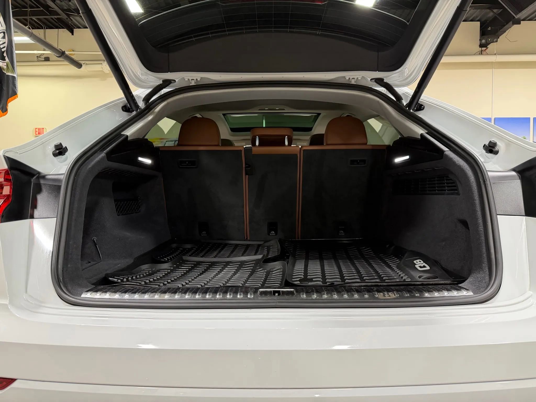 Used 2023 Audi Q8 Premium w/ Convenience Package image 23