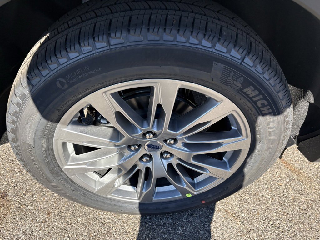 New 2026 Ford Explorer Active w/ Active Comfort Package image 14