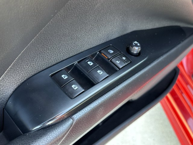 Used 2020 Toyota Camry SE FWD image 16