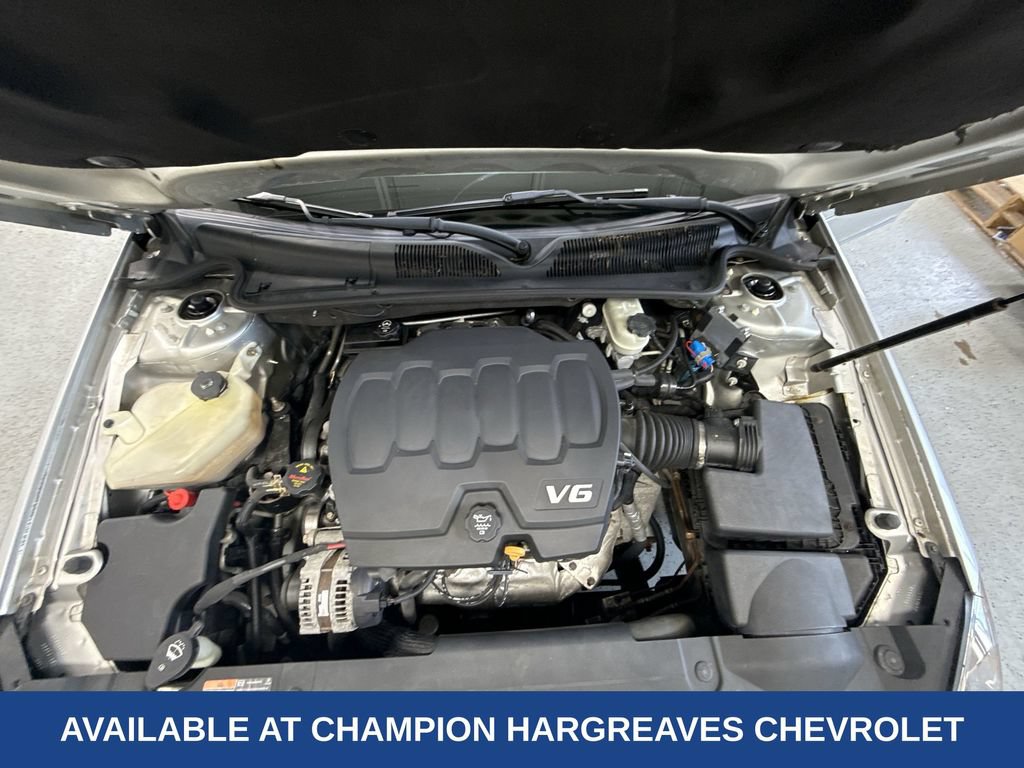 Used 2011 Buick Lucerne CXL FWD image 38