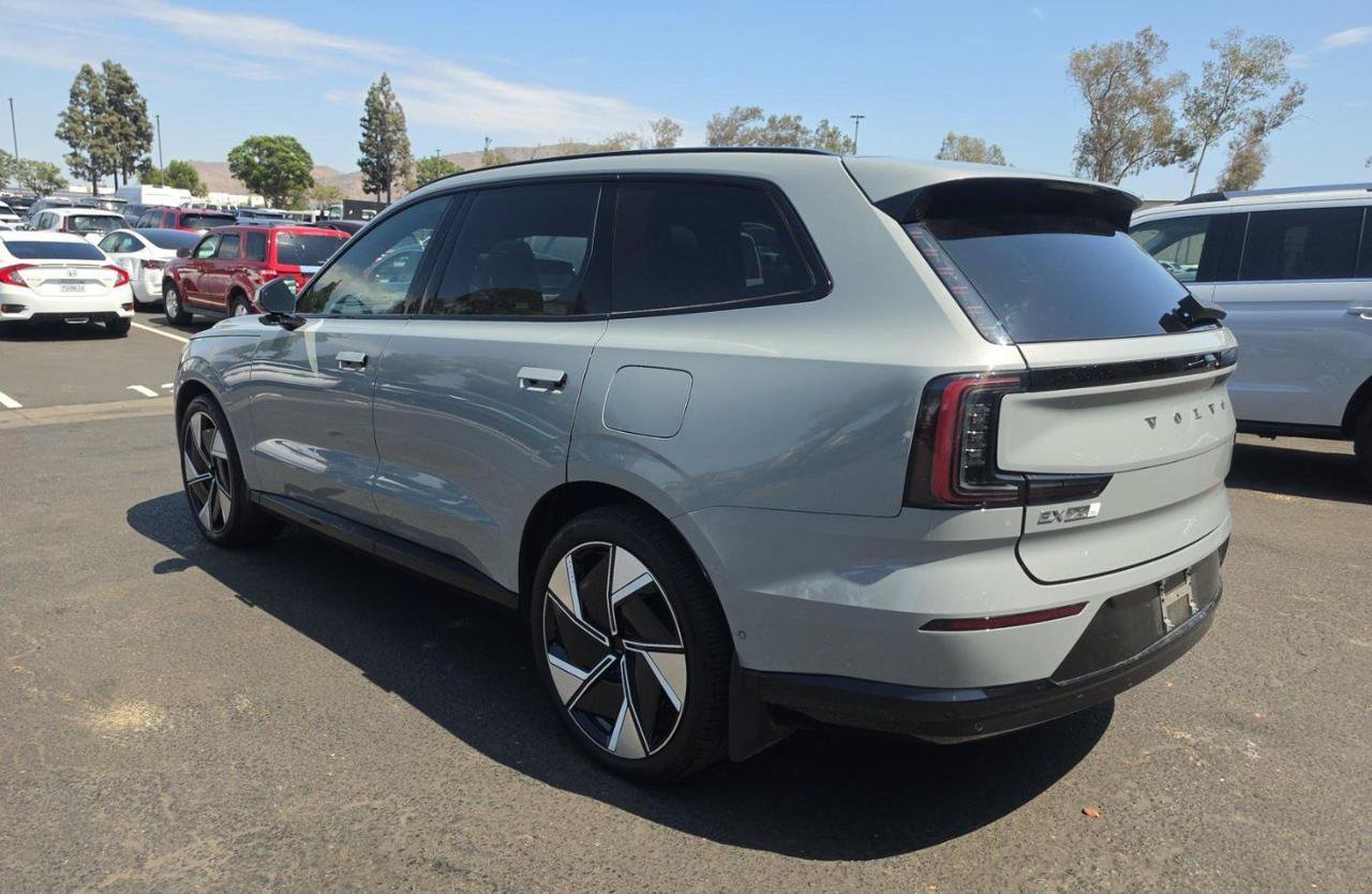 Used 2025 Volvo EX90 Ultra w/ Protection Package Premier AWD/4WD image 2