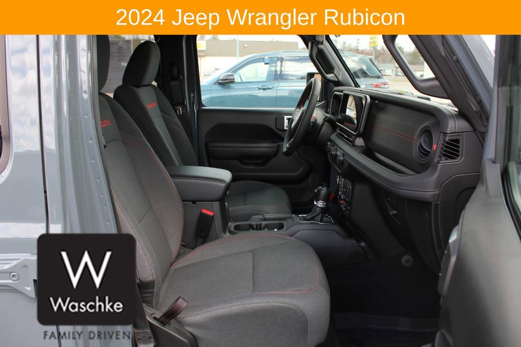 Used 2024 Jeep Wrangler Unlimited Rubicon w/ Convenience Group AWD/4WD image 24