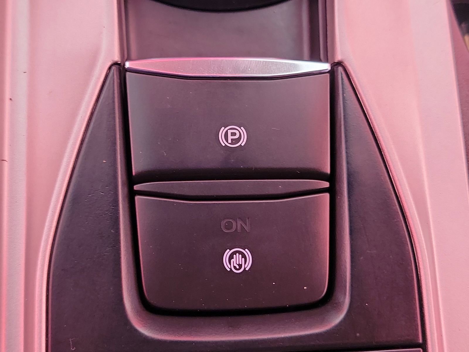 Used 2022 Ford Explorer XLT w/ Equipment Group 202A image 17